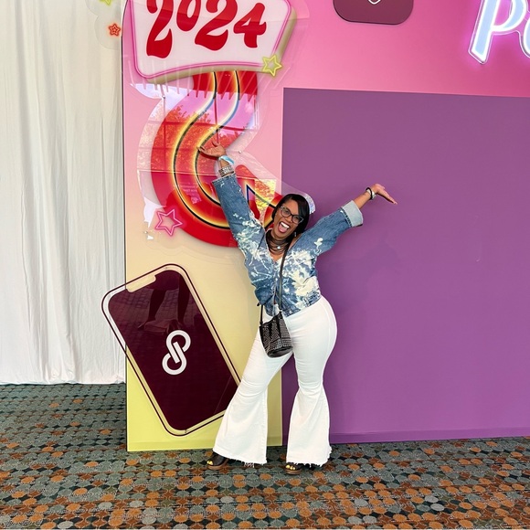 I’M LIVE (@krs0716) ~ LIKE THIS LISTING FOR LIVE SHOW NOTIFICATION - Picture 4 of 17